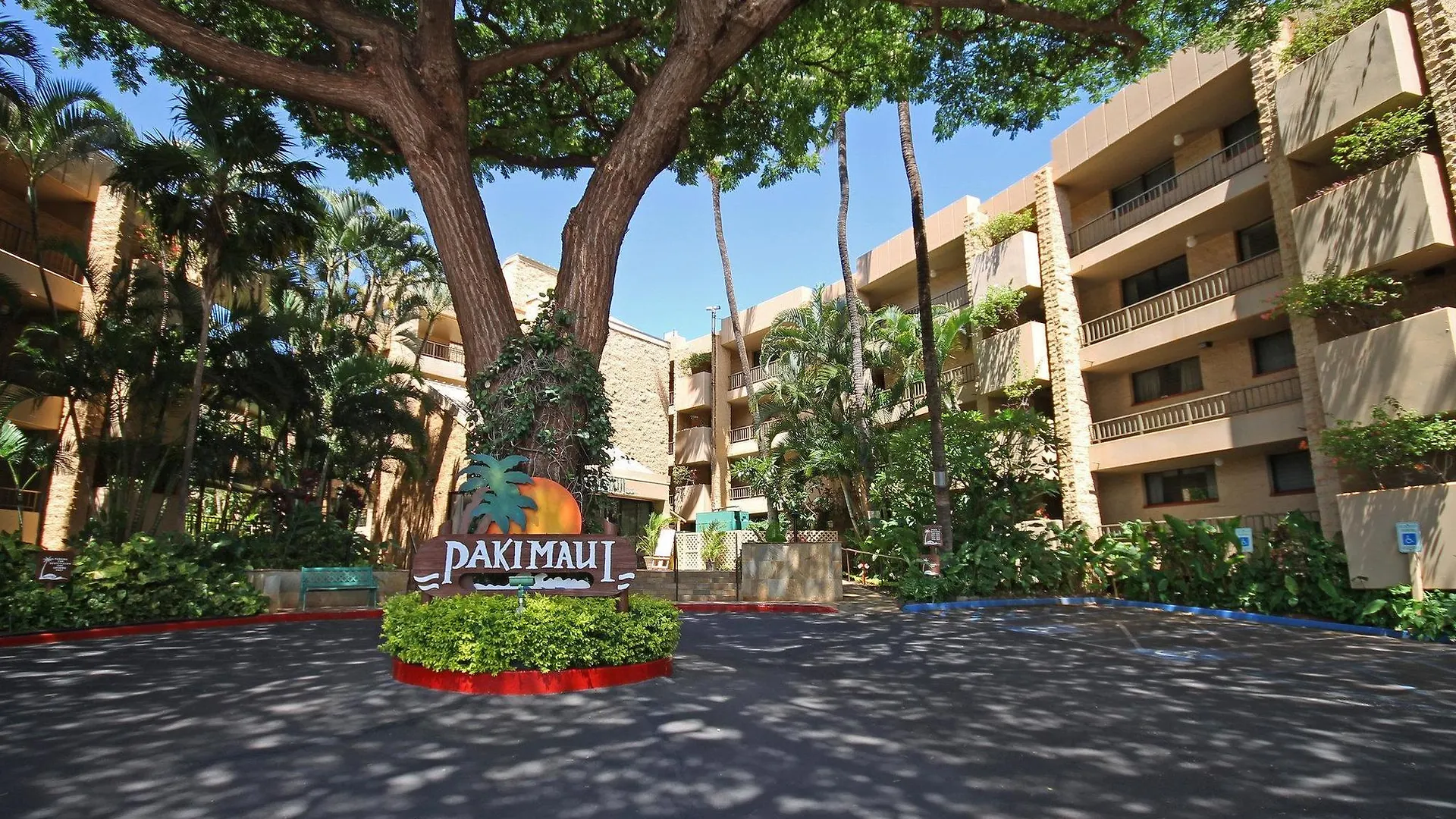 Castle Paki Maui Aparthotel Lahaina 3*,